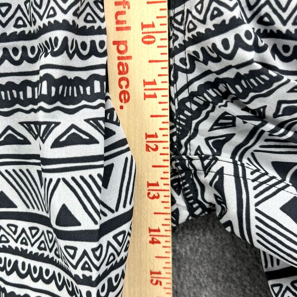 TYR Swimwear Men's XL Gray Native Stripes Built In Boxer Swim Shorts NWT - Picture 8 of 16